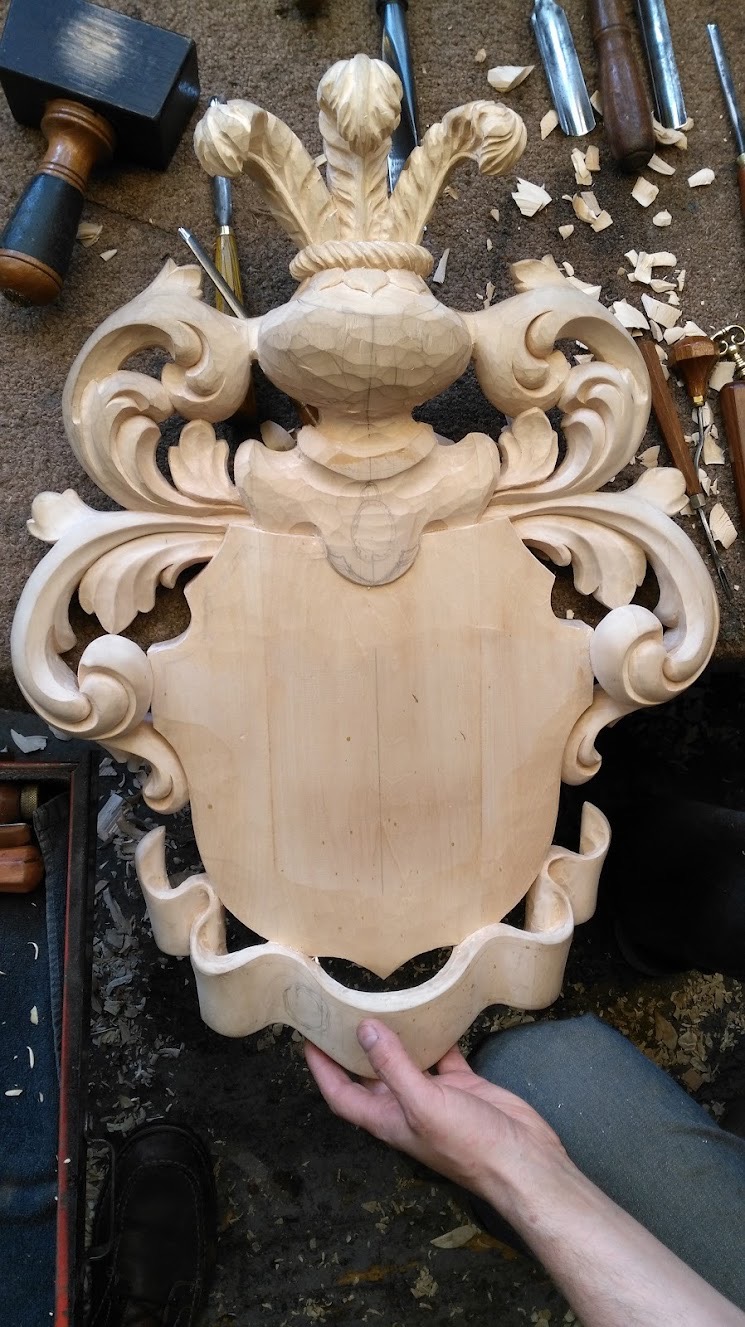 Heraldic Crest of Lime-wood mid design
